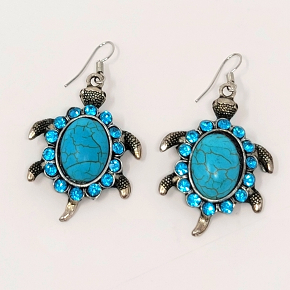 Sea Turtle Earrings Howlite Stone Dyed Turquoise Color Rhinestones Silvertone